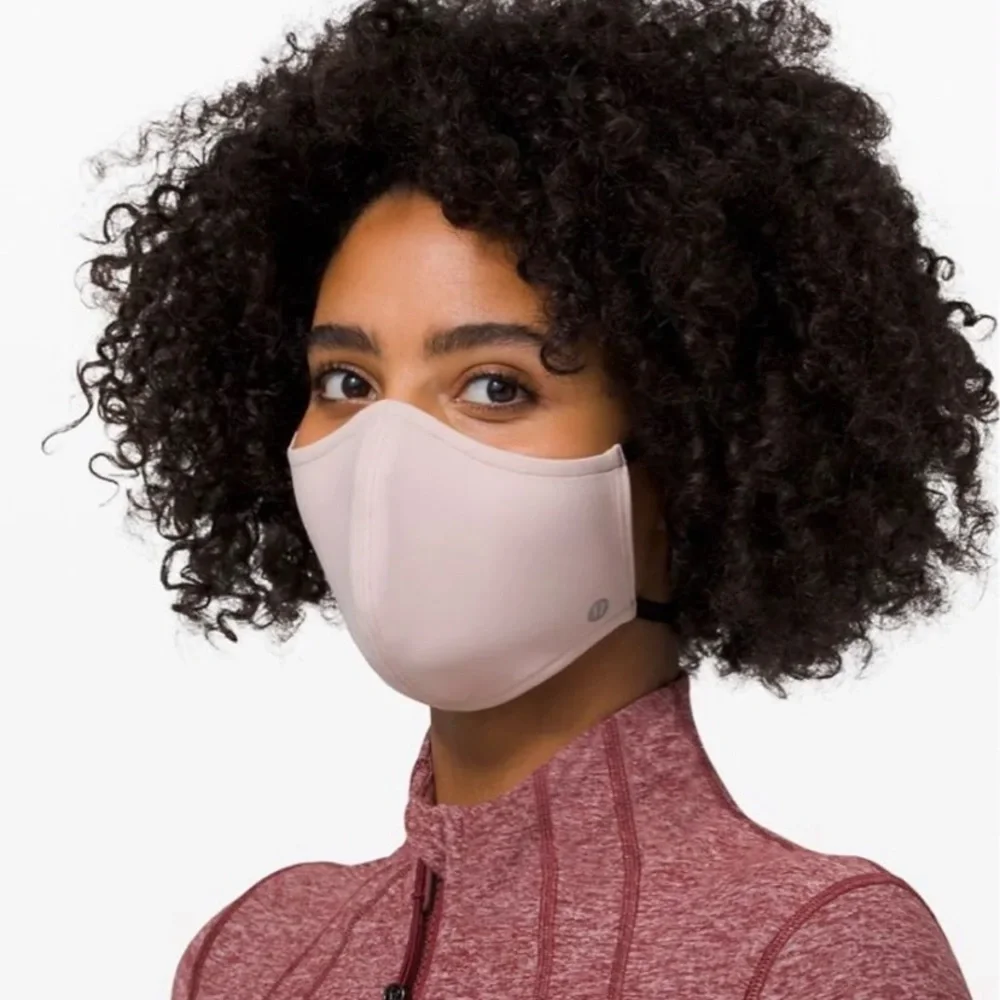 NWT Lululemon Face Mask